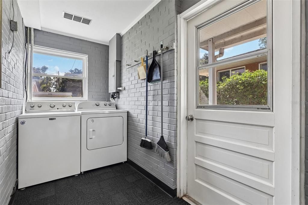 For Sale: $629,000 (3 beds, 2 baths, 1663 Square Feet)