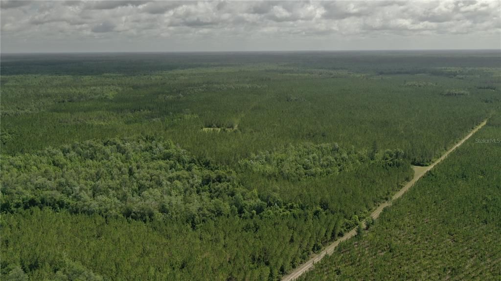 待售: $4,999,999 (1,640.25 acres)