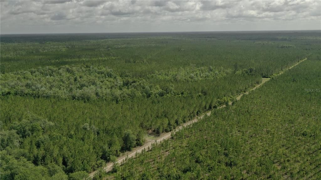 待售: $4,999,999 (1,640.25 acres)