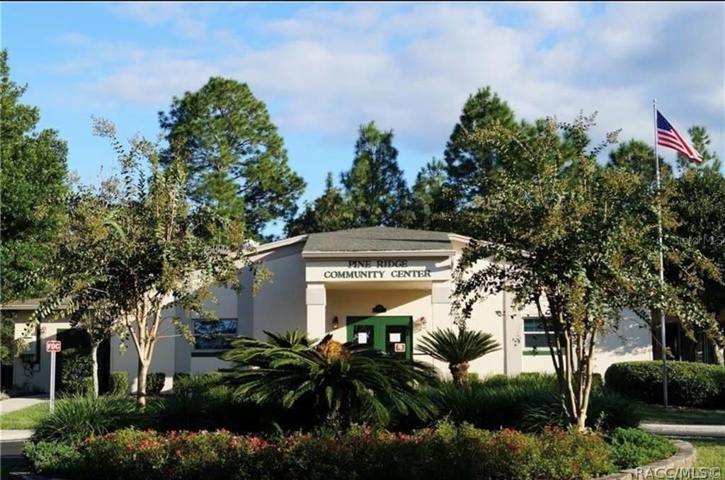 待售: $209,900 (5.70 acres)