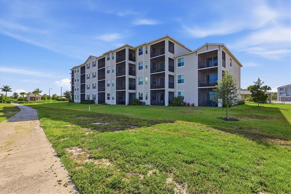For Sale: $285,000 (2 beds, 2 baths, 1149 Square Feet)