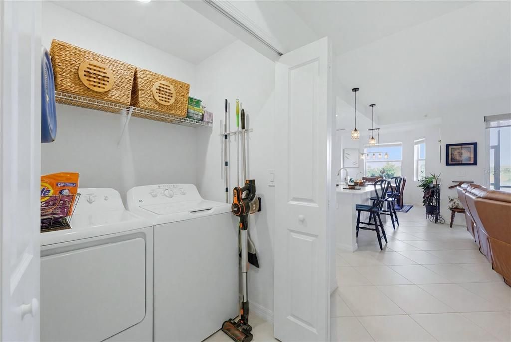 For Sale: $285,000 (2 beds, 2 baths, 1149 Square Feet)