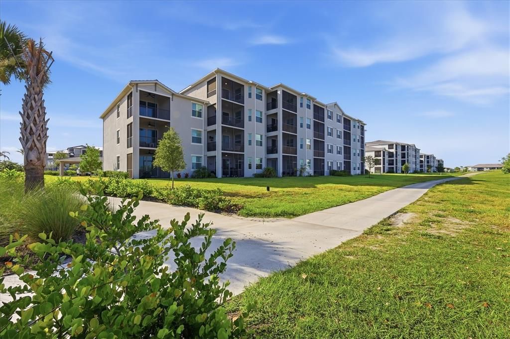 For Sale: $285,000 (2 beds, 2 baths, 1149 Square Feet)