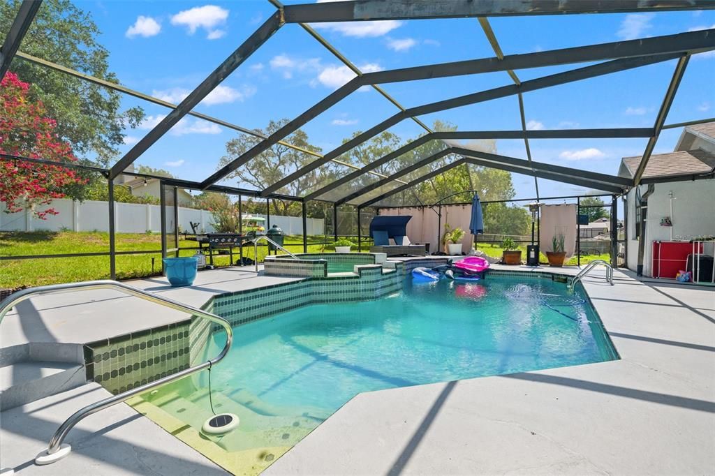 For Sale: $399,900 (4 beds, 2 baths, 2328 Square Feet)
