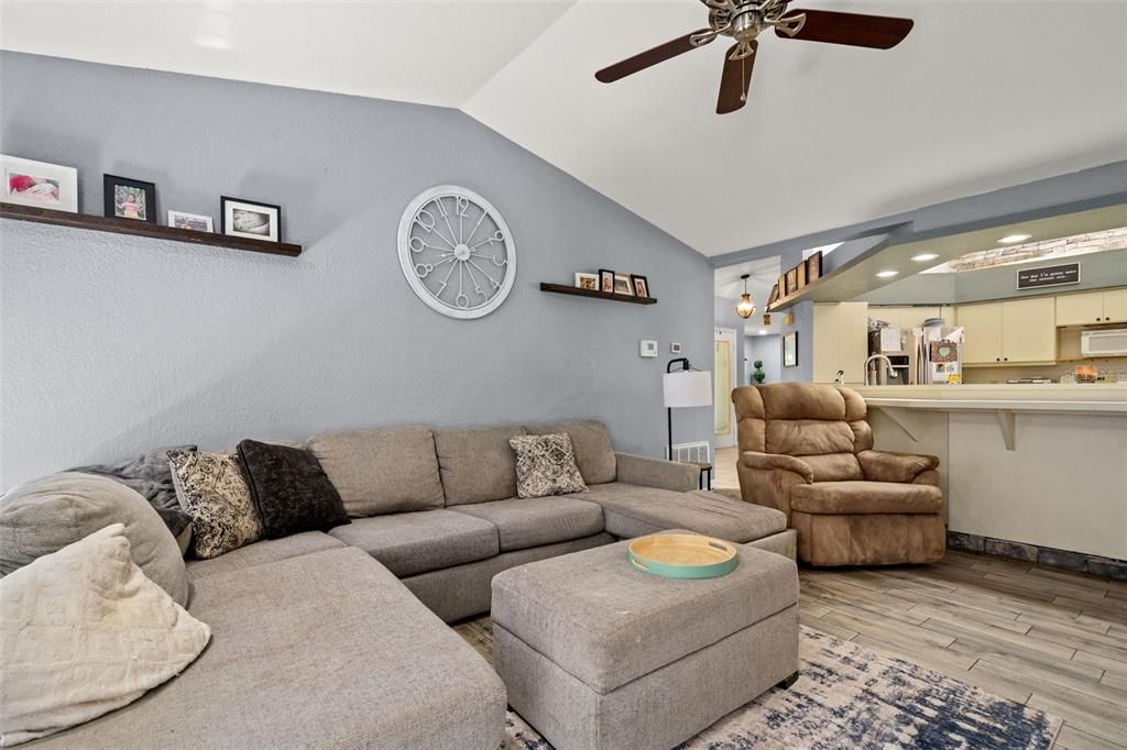 For Sale: $399,900 (4 beds, 2 baths, 2328 Square Feet)