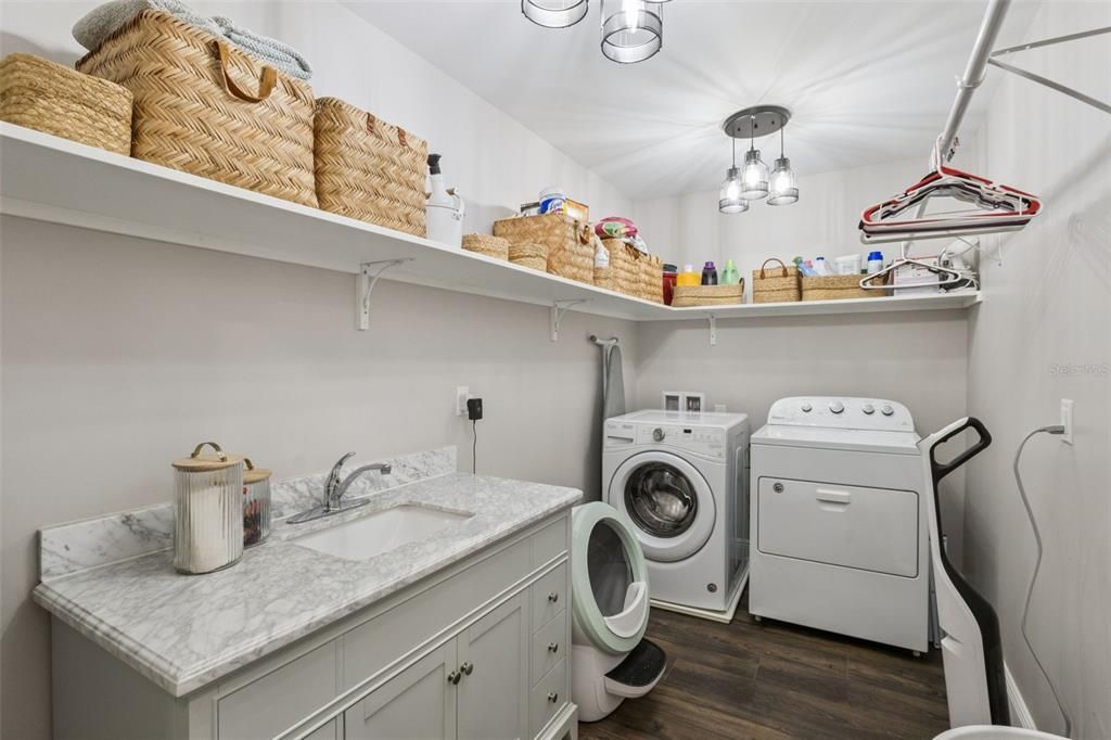 На продажу: $729,900 (3 спален, 2 ванн, 2446 Квадратных фут)