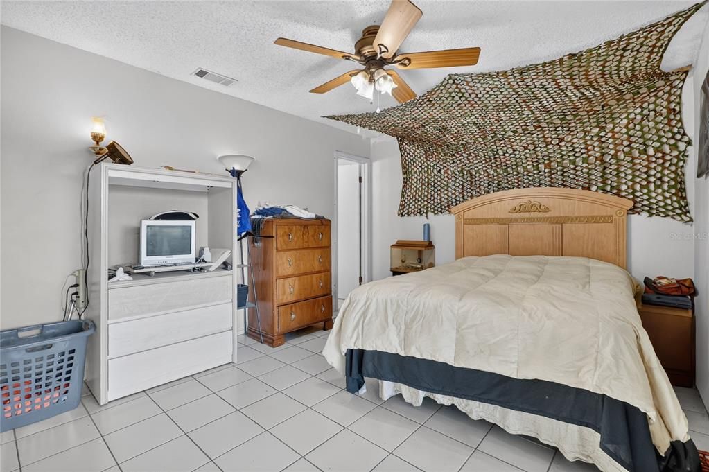 For Sale: $399,000 (2 beds, 2 baths, 980 Square Feet)