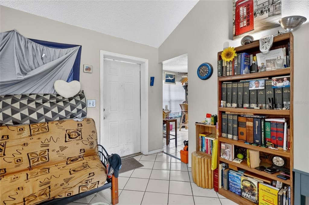 For Sale: $399,000 (2 beds, 2 baths, 980 Square Feet)