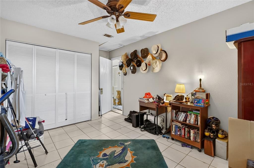 For Sale: $399,000 (2 beds, 2 baths, 980 Square Feet)
