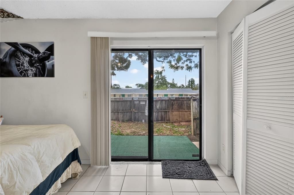 For Sale: $399,000 (2 beds, 2 baths, 980 Square Feet)