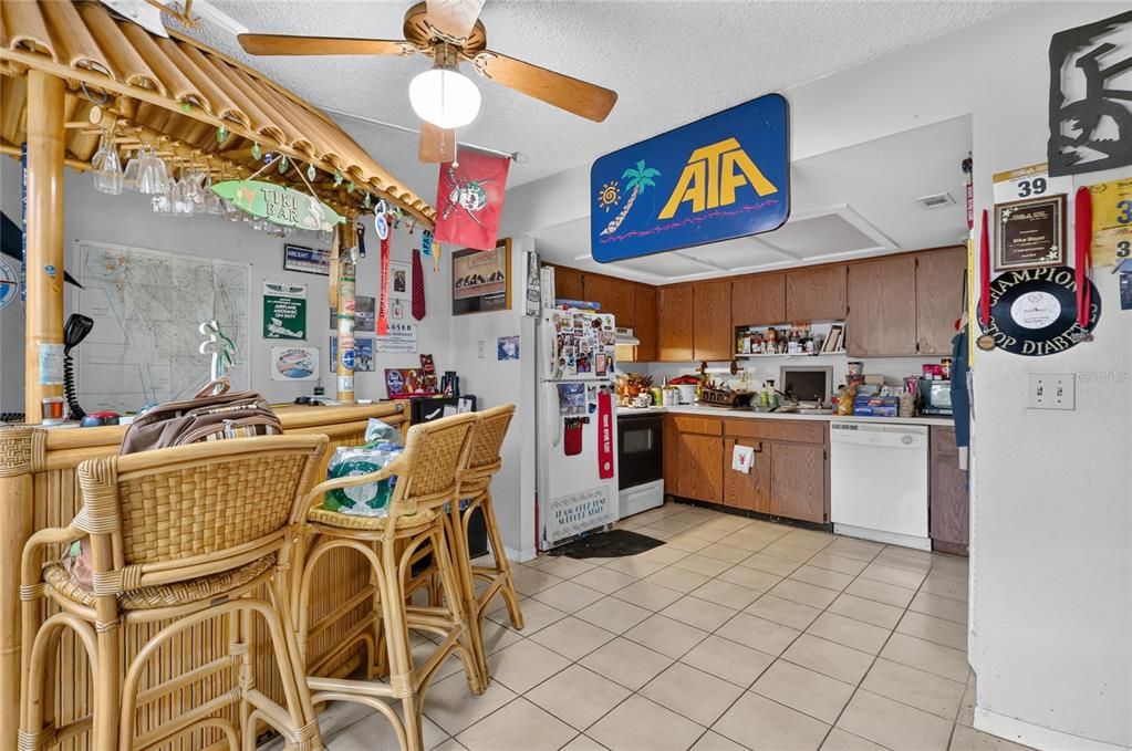 For Sale: $399,000 (2 beds, 2 baths, 980 Square Feet)
