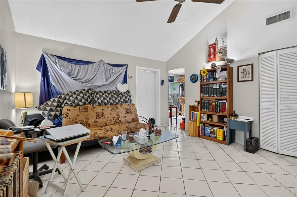 For Sale: $399,000 (2 beds, 2 baths, 980 Square Feet)