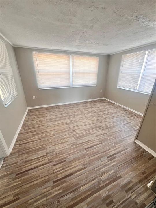 В аренду: $1,600 (3 спален, 1 ванн, 912 Квадратных фут)