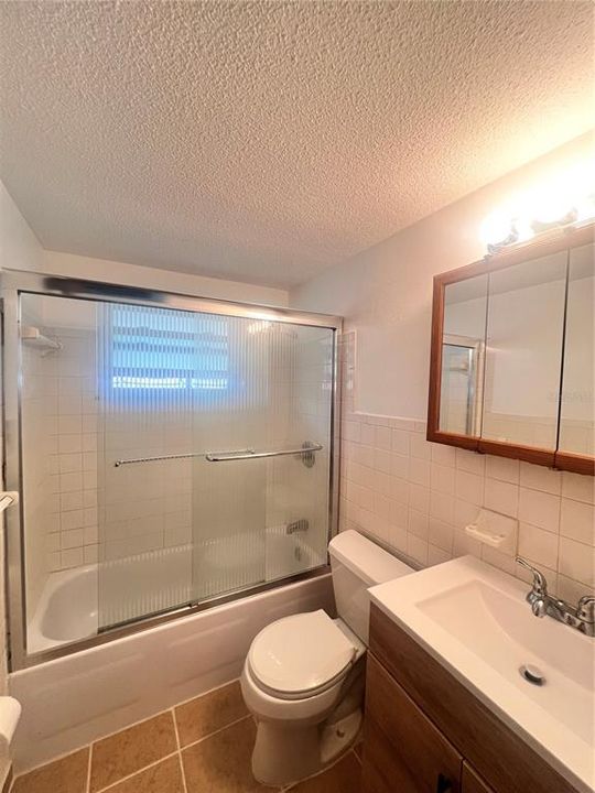 В аренду: $1,600 (3 спален, 1 ванн, 912 Квадратных фут)