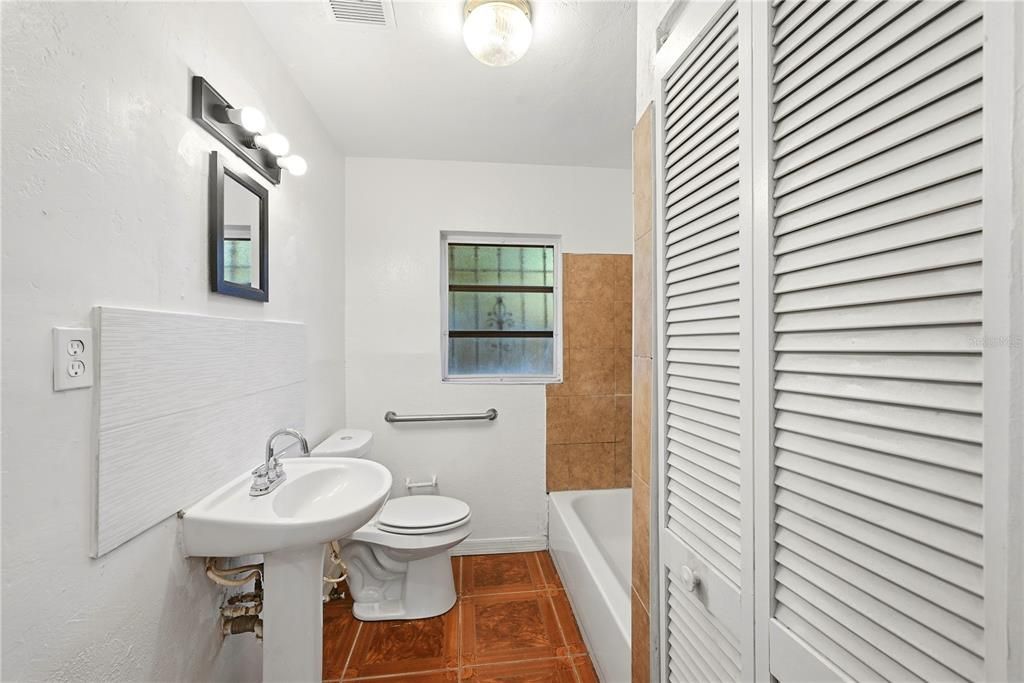 В аренду: $1,700 (3 спален, 2 ванн, 1195 Квадратных фут)