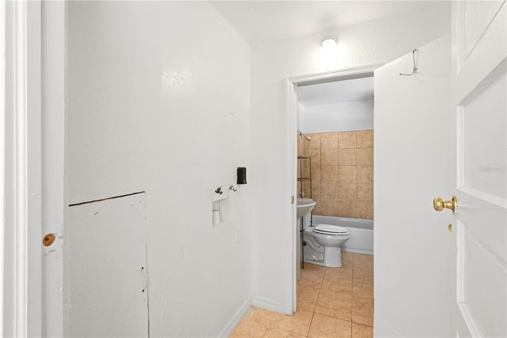 В аренду: $1,700 (3 спален, 2 ванн, 1195 Квадратных фут)