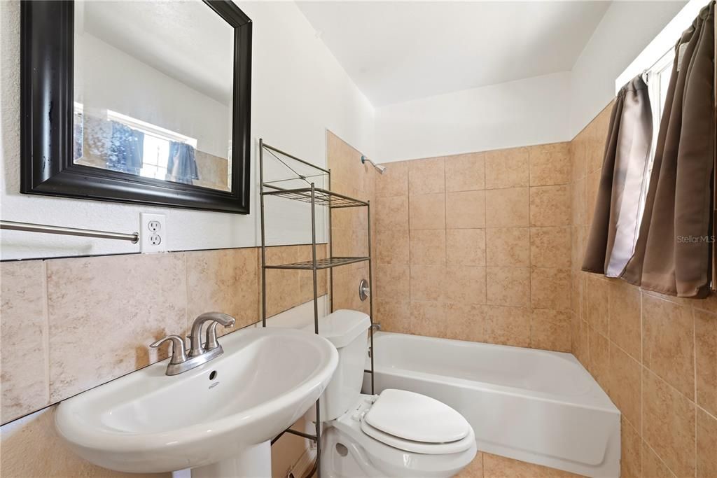 В аренду: $1,700 (3 спален, 2 ванн, 1195 Квадратных фут)