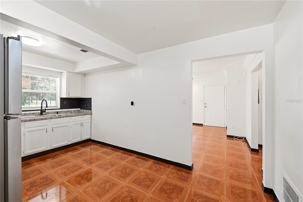 В аренду: $1,700 (3 спален, 2 ванн, 1195 Квадратных фут)