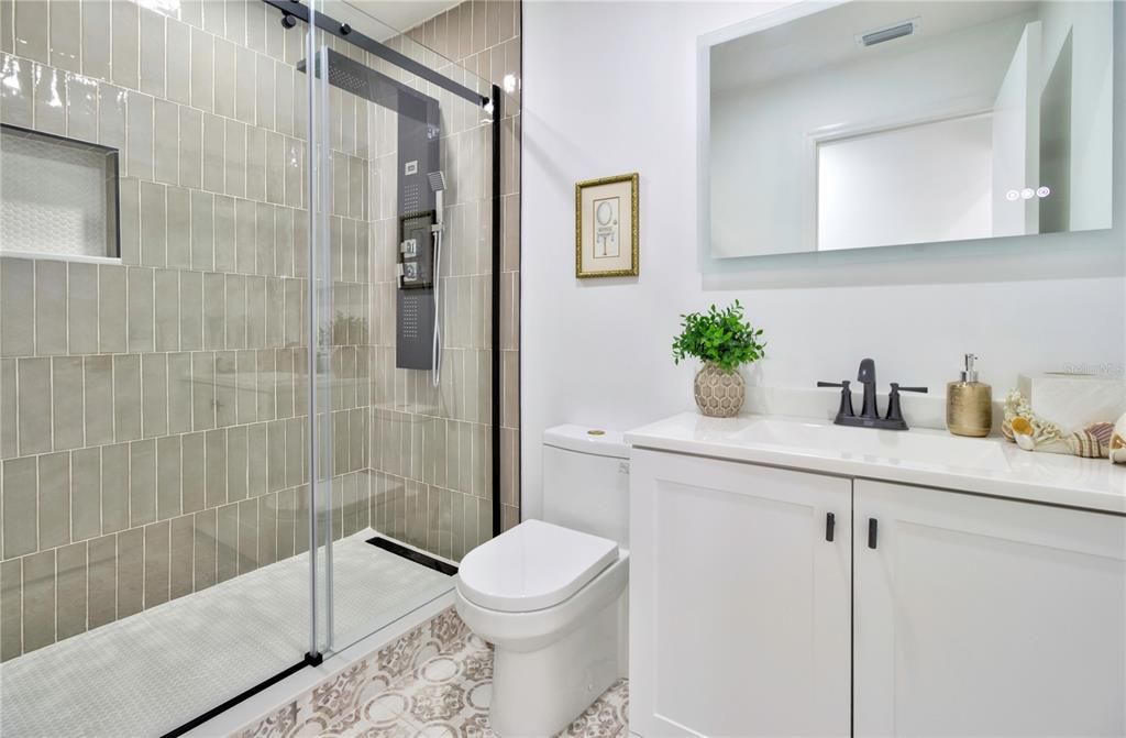 En Venta: $292,500 (2 camas, 2 baños, 1320 Pies cuadrados)
