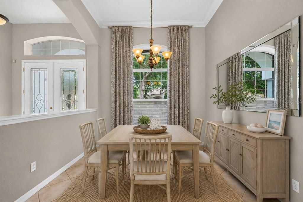 En Venta: $585,000 (3 camas, 2 baños, 2621 Pies cuadrados)