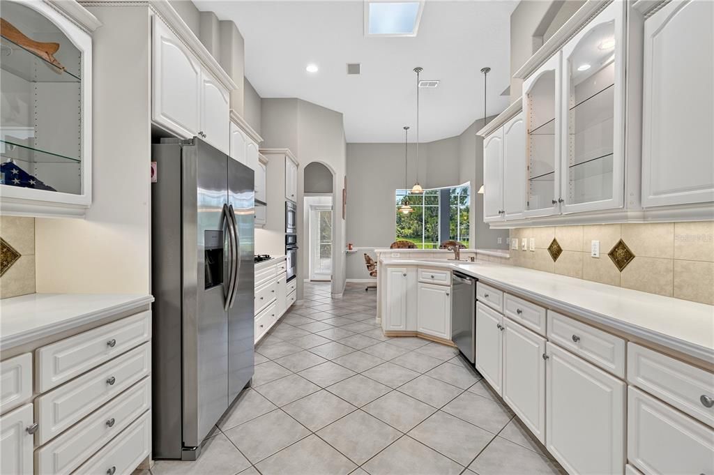 En Venta: $585,000 (3 camas, 2 baños, 2621 Pies cuadrados)
