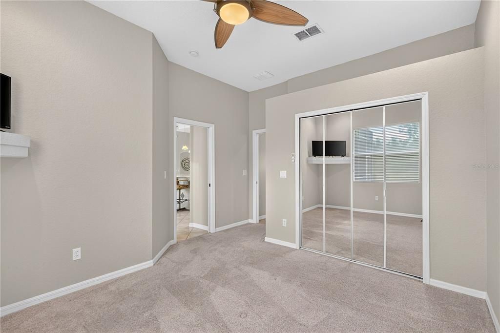 En Venta: $585,000 (3 camas, 2 baños, 2621 Pies cuadrados)