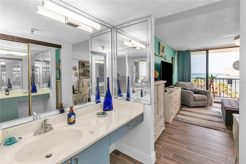 For Sale: $529,900 (2 beds, 2 baths, 1380 Square Feet)