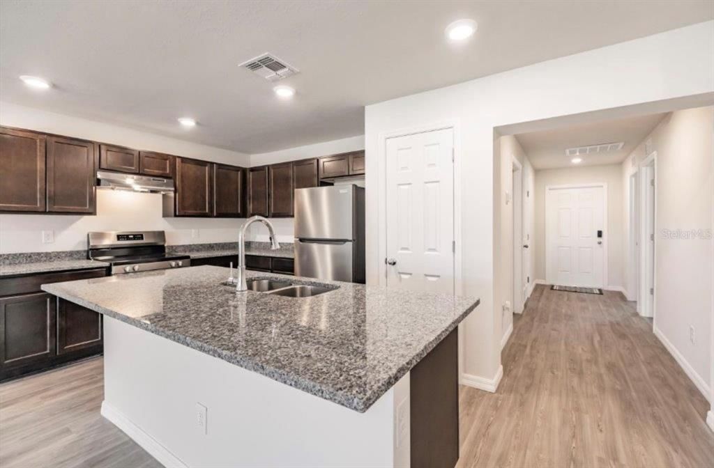 For Sale: $540,000 (6 beds, 0 baths, 2752 Square Feet)
