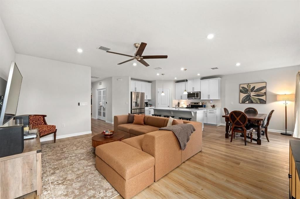En Venta: $354,990 (3 camas, 2 baños, 1808 Pies cuadrados)