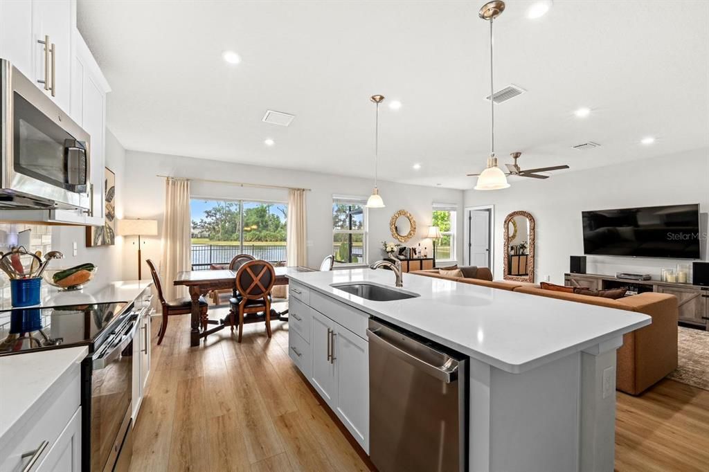 En Venta: $354,990 (3 camas, 2 baños, 1808 Pies cuadrados)