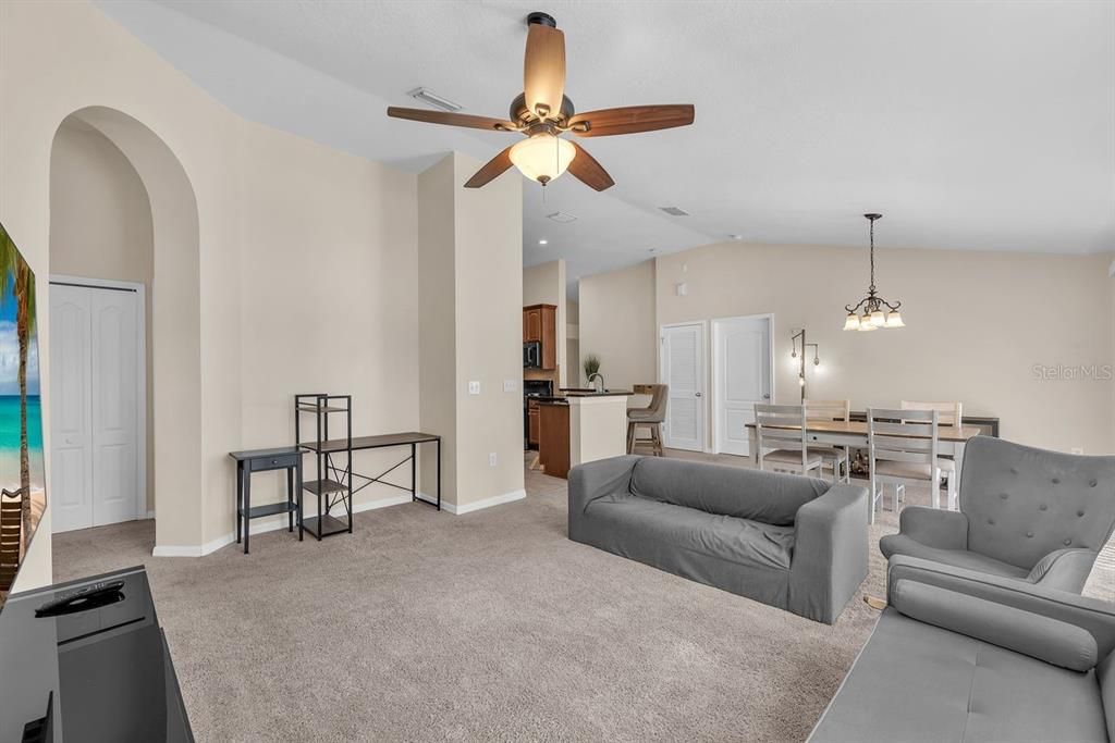 For Rent: $2,250 (2 beds, 2 baths, 1264 Square Feet)