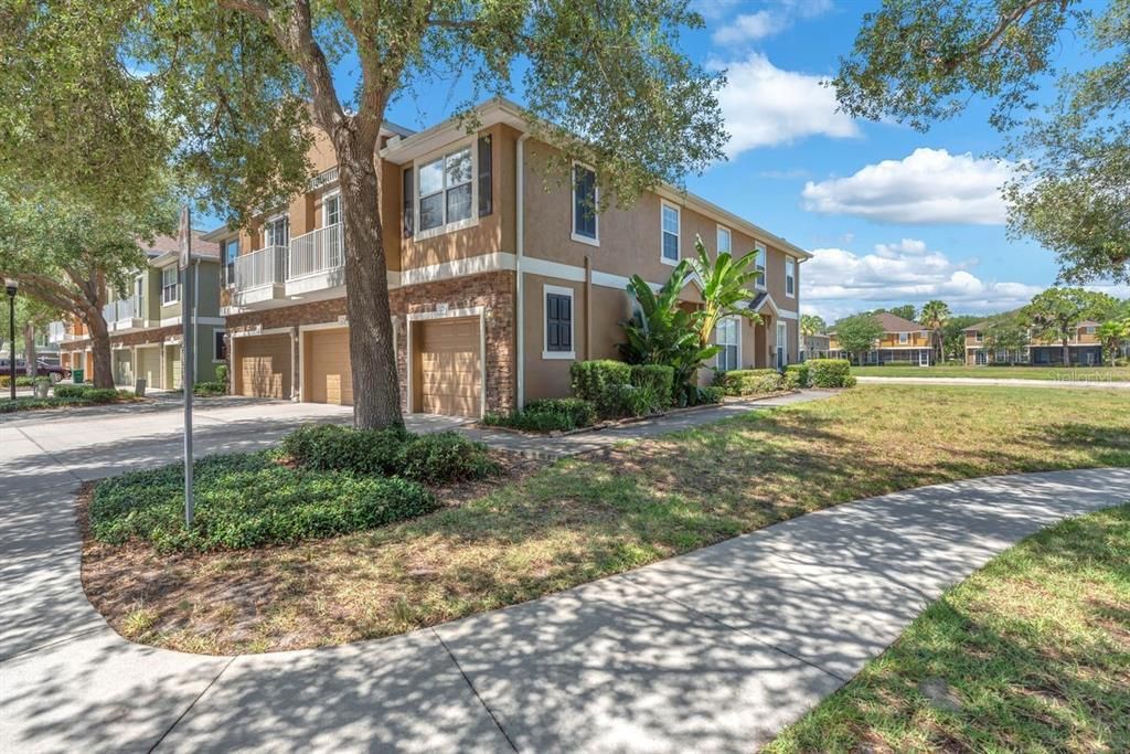 For Rent: $2,250 (2 beds, 2 baths, 1264 Square Feet)