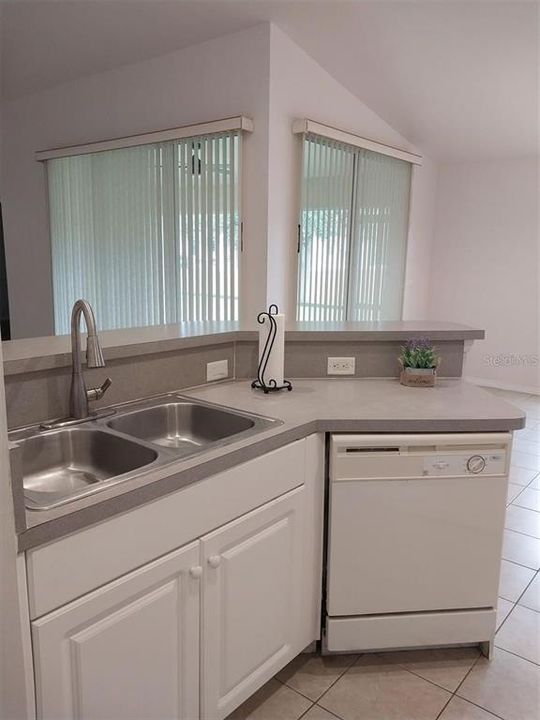 В аренду: $1,700 (3 спален, 2 ванн, 1505 Квадратных фут)
