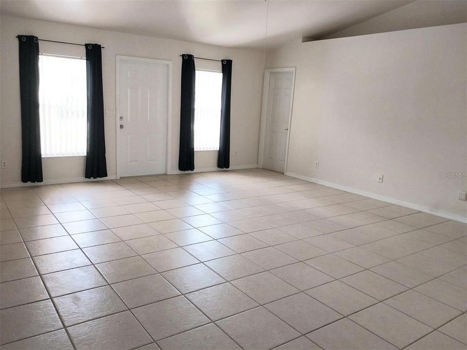 В аренду: $1,700 (3 спален, 2 ванн, 1505 Квадратных фут)