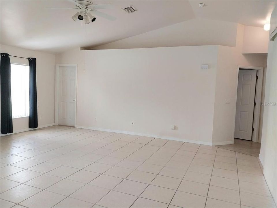 В аренду: $1,700 (3 спален, 2 ванн, 1505 Квадратных фут)