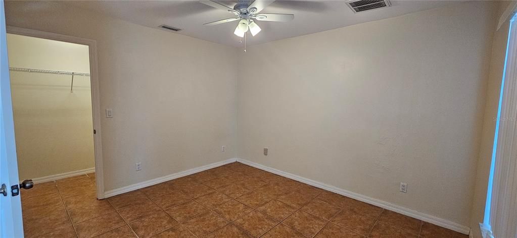 В аренду: $1,600 (3 спален, 2 ванн, 1373 Квадратных фут)