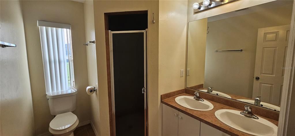 В аренду: $1,600 (3 спален, 2 ванн, 1373 Квадратных фут)
