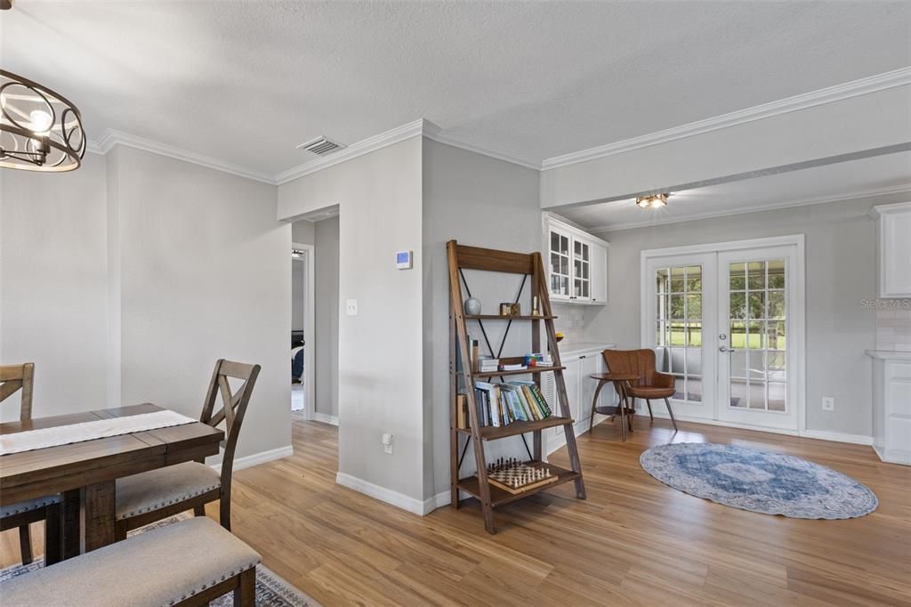 For Sale: $374,000 (3 beds, 2 baths, 1152 Square Feet)