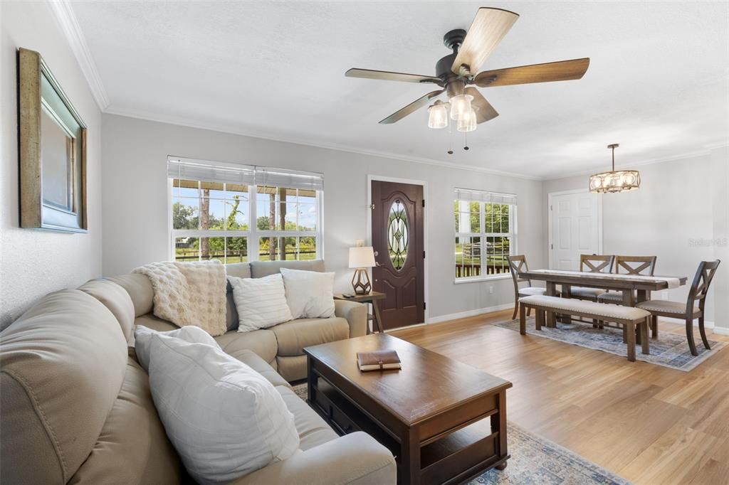 For Sale: $374,000 (3 beds, 2 baths, 1152 Square Feet)