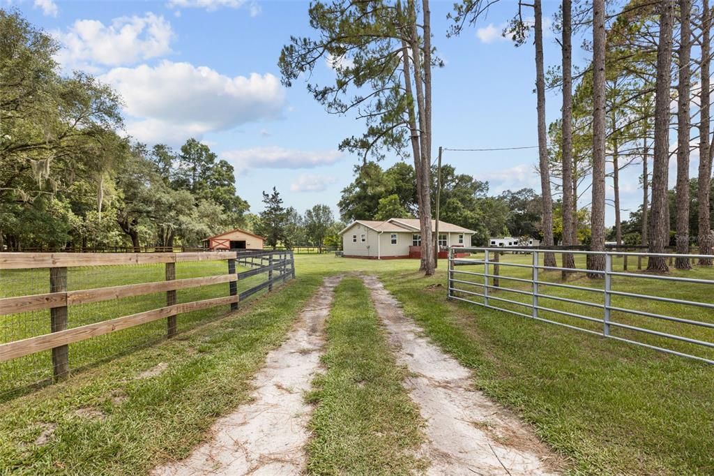 For Sale: $374,000 (3 beds, 2 baths, 1152 Square Feet)