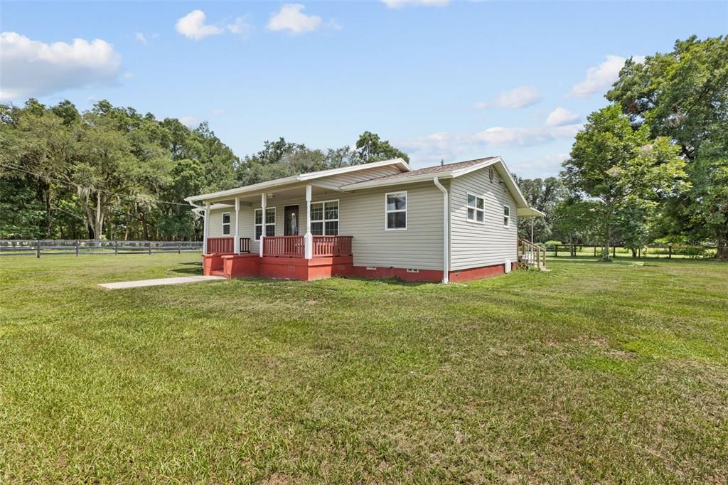 For Sale: $374,000 (3 beds, 2 baths, 1152 Square Feet)