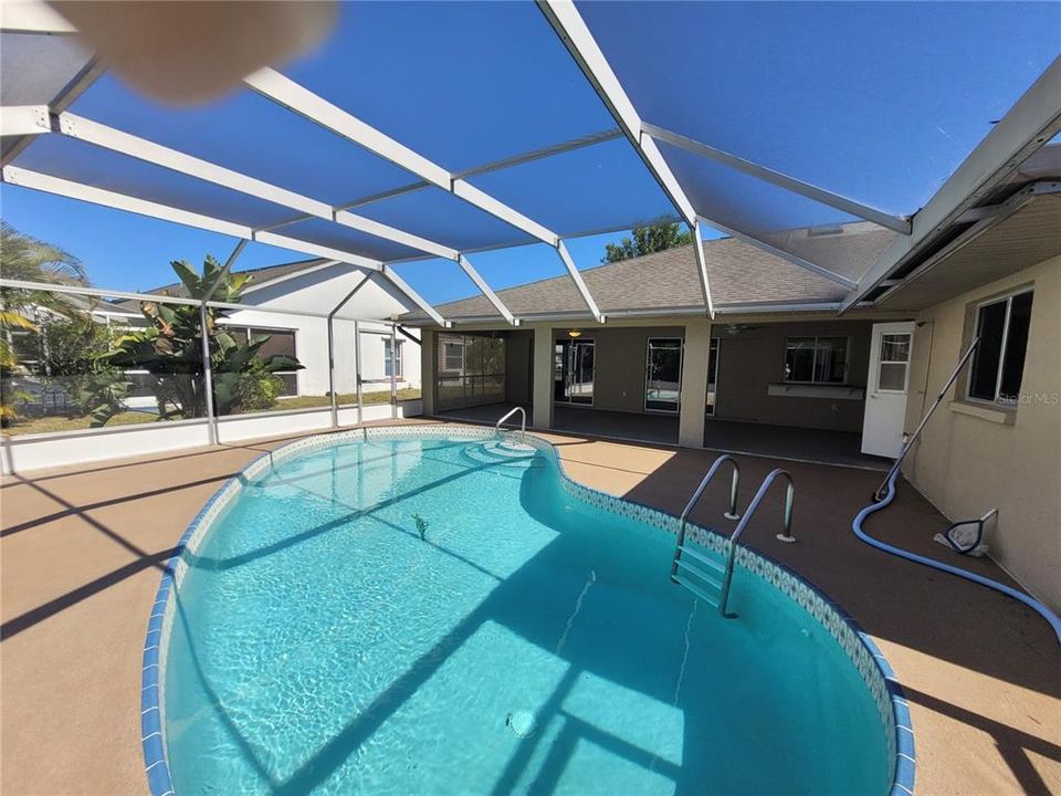 For Rent: $2,300 (3 beds, 2 baths, 1705 Square Feet)