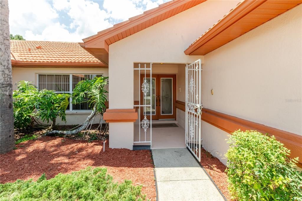 For Sale: $375,000 (3 beds, 2 baths, 2012 Square Feet)
