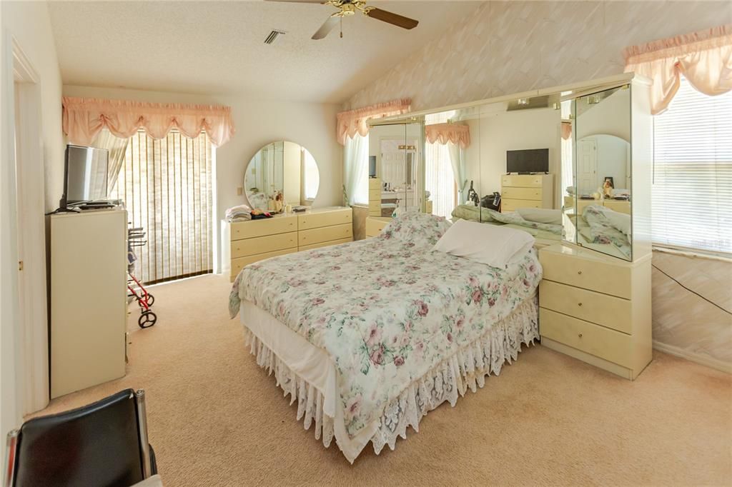 For Sale: $375,000 (3 beds, 2 baths, 2012 Square Feet)