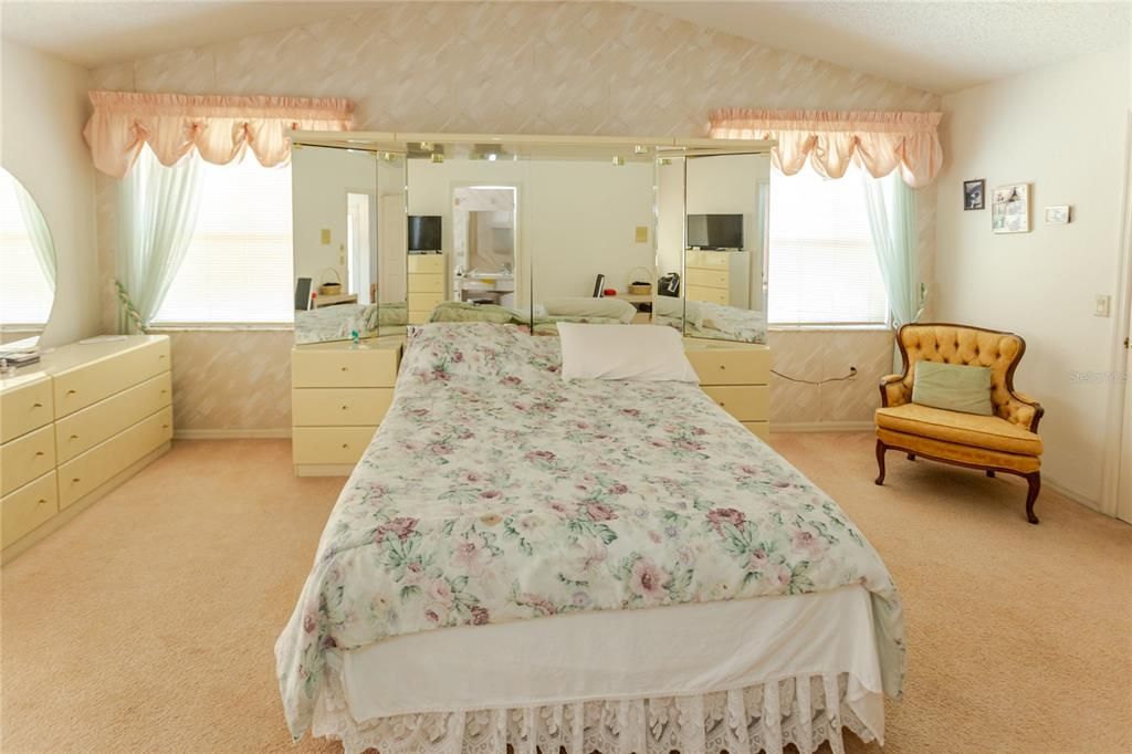For Sale: $375,000 (3 beds, 2 baths, 2012 Square Feet)