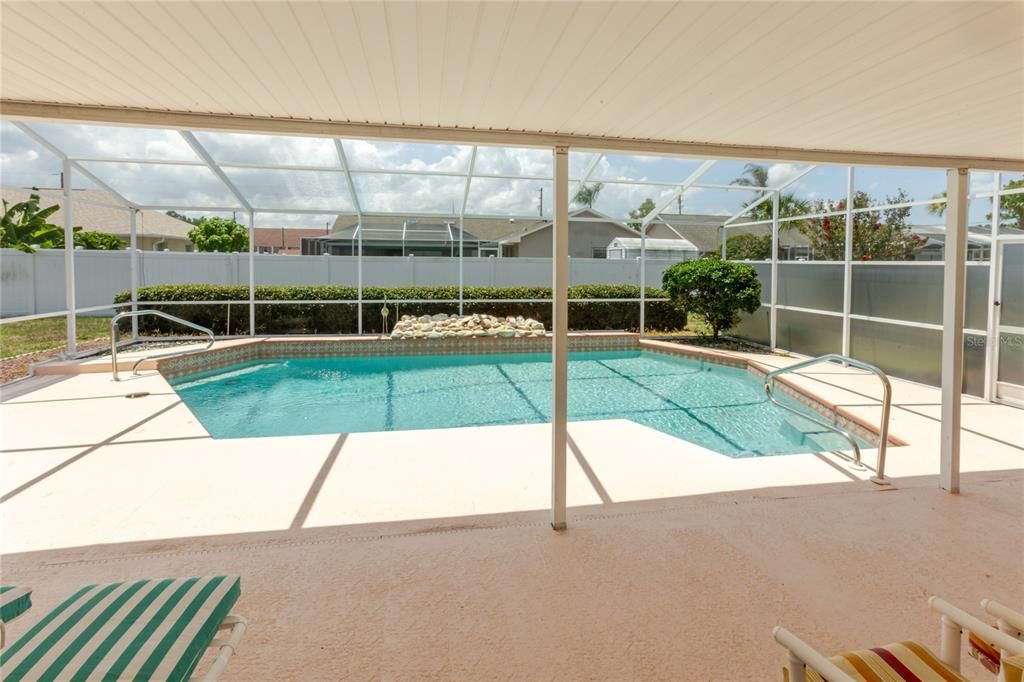 For Sale: $375,000 (3 beds, 2 baths, 2012 Square Feet)