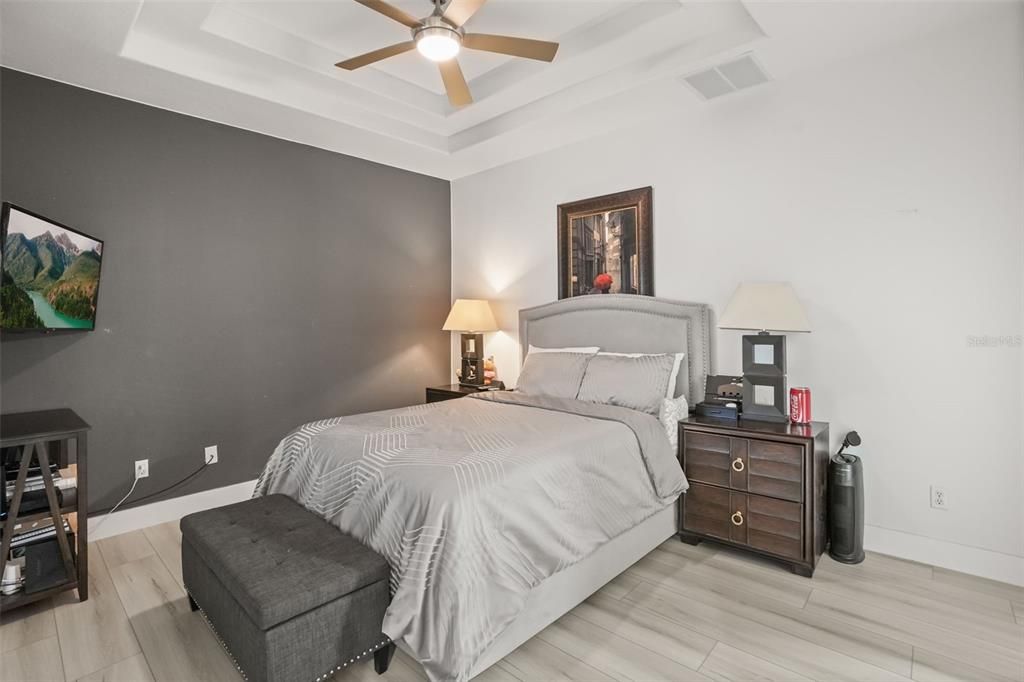En Venta: $359,000 (2 camas, 2 baños, 1155 Pies cuadrados)
