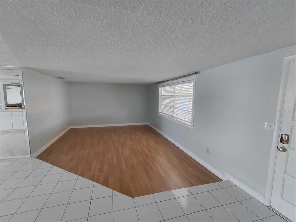 В аренду: $2,400 (2 спален, 2 ванн, 1664 Квадратных фут)
