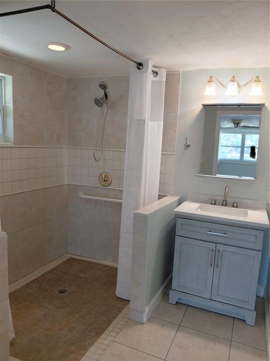 В аренду: $2,400 (2 спален, 2 ванн, 1664 Квадратных фут)