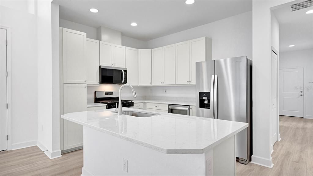 For Sale: $474,000 (2 beds, 2 baths, 1748 Square Feet)